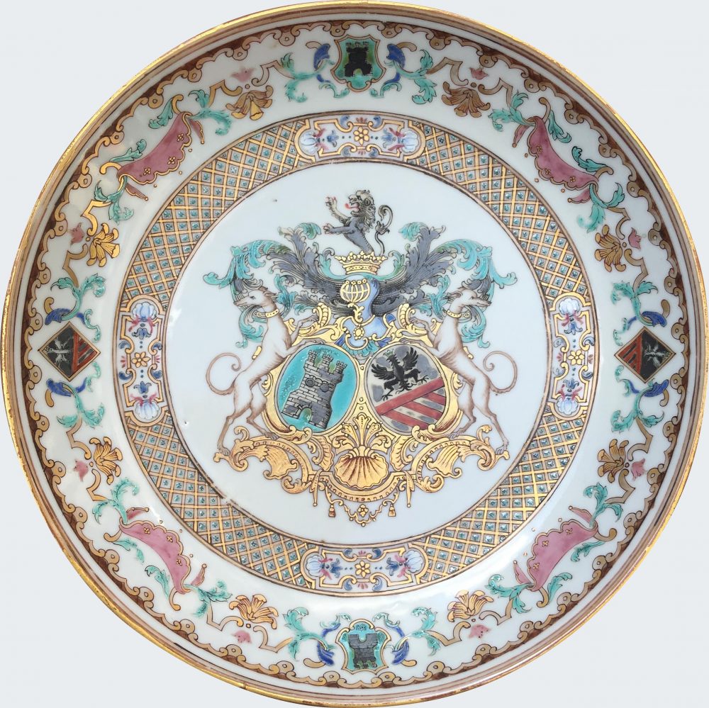 Porcelaine Yongzheng (1723-1735), circa 1735, Chine Porcelaine Yongzheng (1723-1735), circa 1735, Chine