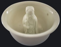 Porcelaine Epoque Transition, fin de la période Ming (1368-1644), début de la période Qing (1644-1911), circa 1643., Chine