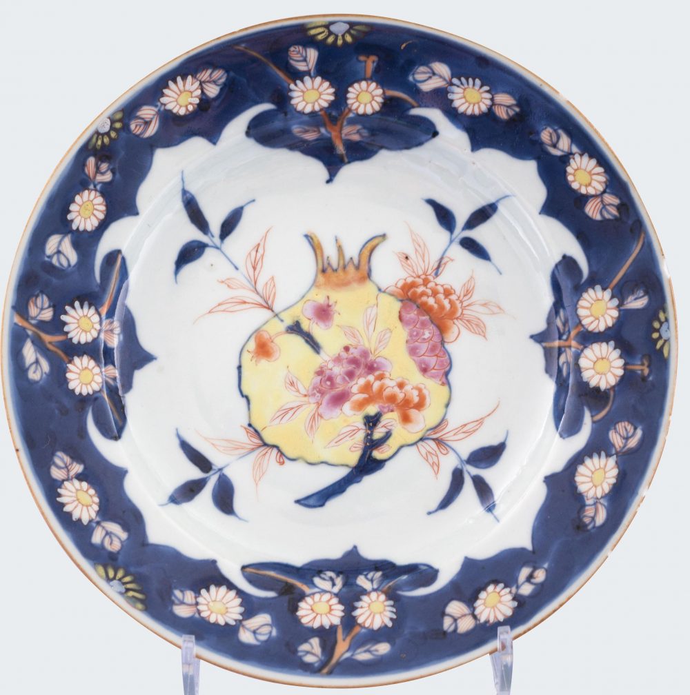 Porcelaine Fin de l'époque Kangxi (1662-1722) ou début de l'époque Yongzheng (1723-1735), Chine Porcelaine Fin de l'époque Kangxi (1662-1722) ou début de l'époque Yongzheng (1723-1735), Chine