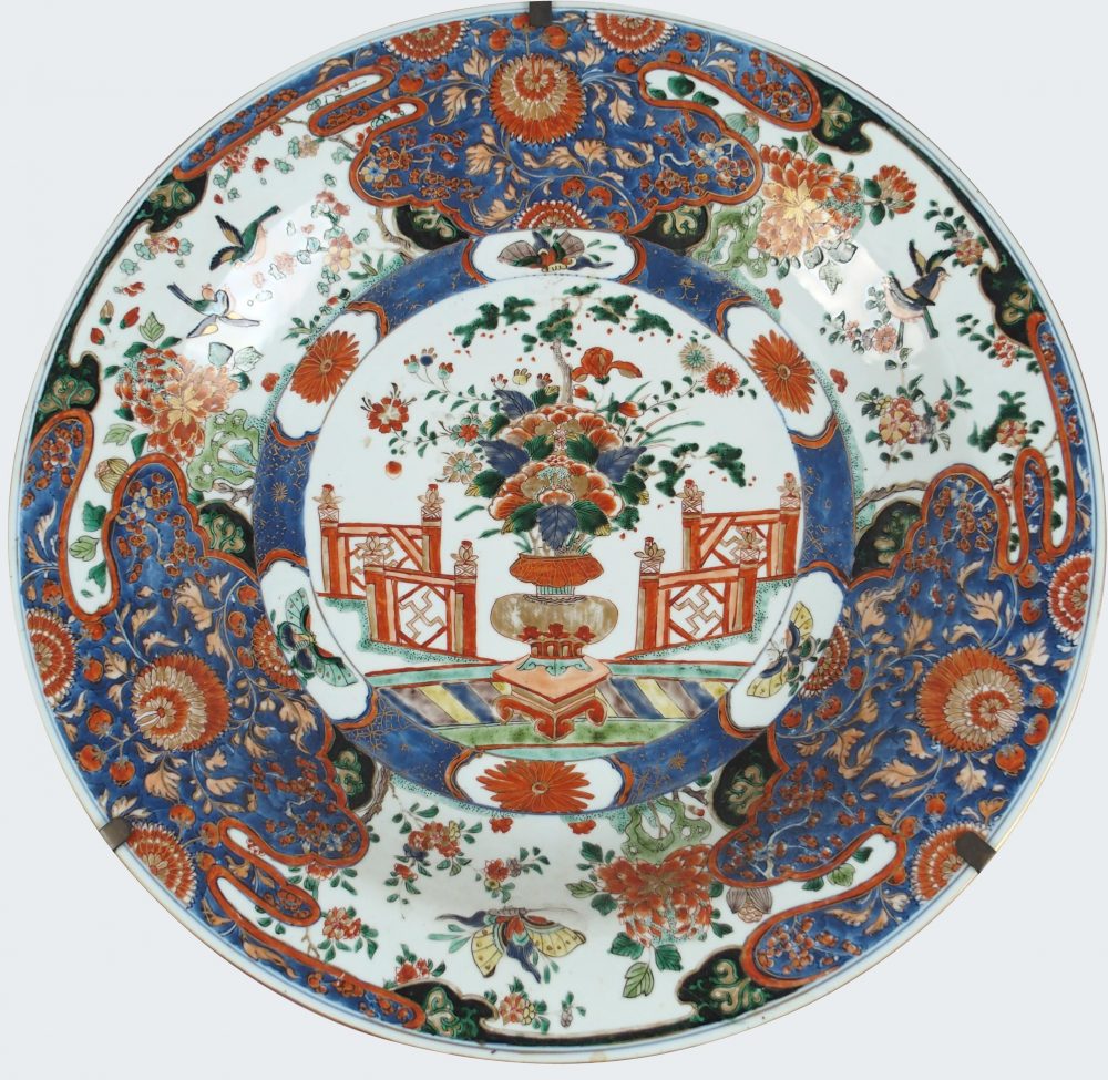 Porcelaine Kangxi (1662-1722), circa 1715/1725, Chine (Jingdezhen) Porcelaine Kangxi (1662-1722), circa 1715/1725, Chine (Jingdezhen)