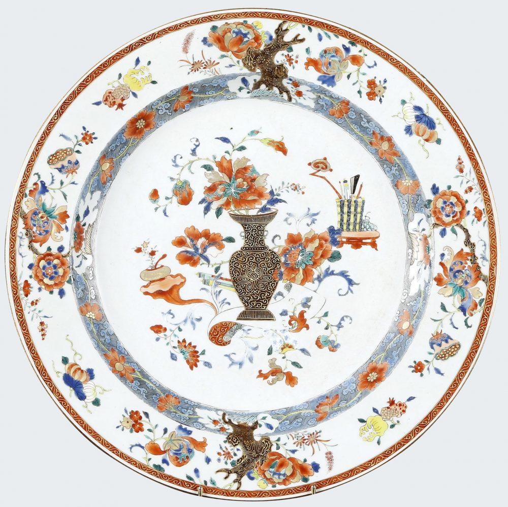 Famille rouge Porcelaine Yongzheng (1723-1735), Chine Famille rouge Porcelaine Yongzheng (1723-1735), Chine