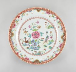 Famille rose Porcelaine Qianlong (1735-1795), circa 1775, Chine Famille rose Porcelaine Qianlong (1735-1795), circa 1775, Chine