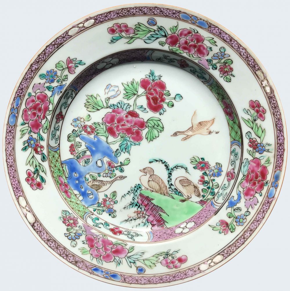 Famille rose Porcelaine fin de l'époque Yongzheng (1723-1735), début de l'époque Qianlong (1736-1795), circa 1730-1750, Chine Famille rose Porcelaine fin de l'époque Yongzheng (1723-1735), début de l'époque Qianlong (1736-1795), circa 1730-1750, Chine