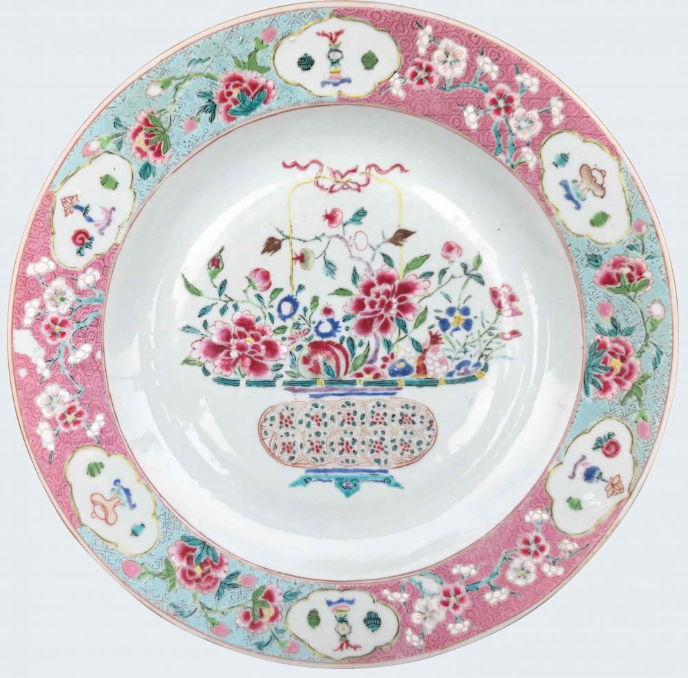Porcelaine Yongzheng (1723-1735), circa 1735, Chine Porcelaine Yongzheng (1723-1735), circa 1735, Chine