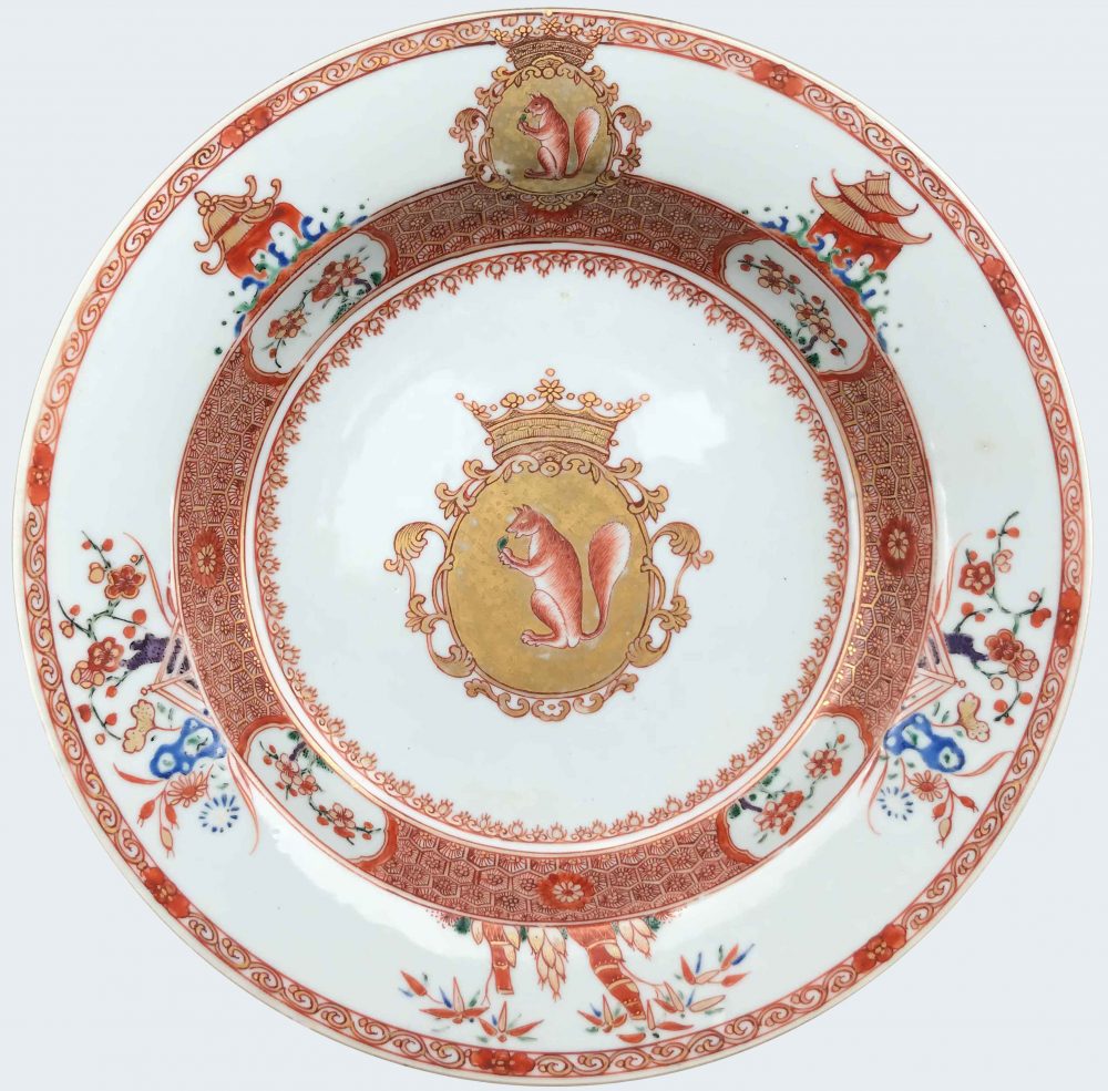 Porcelaine Yongzheng (1723-1735), circa 1730/35, Chine Porcelaine Yongzheng (1723-1735), circa 1730/35, Chine