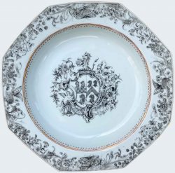 Porcelaine Qianlong (1735-1795), circa 1750, Chine Porcelaine Qianlong (1735-1795), circa 1750, Chine