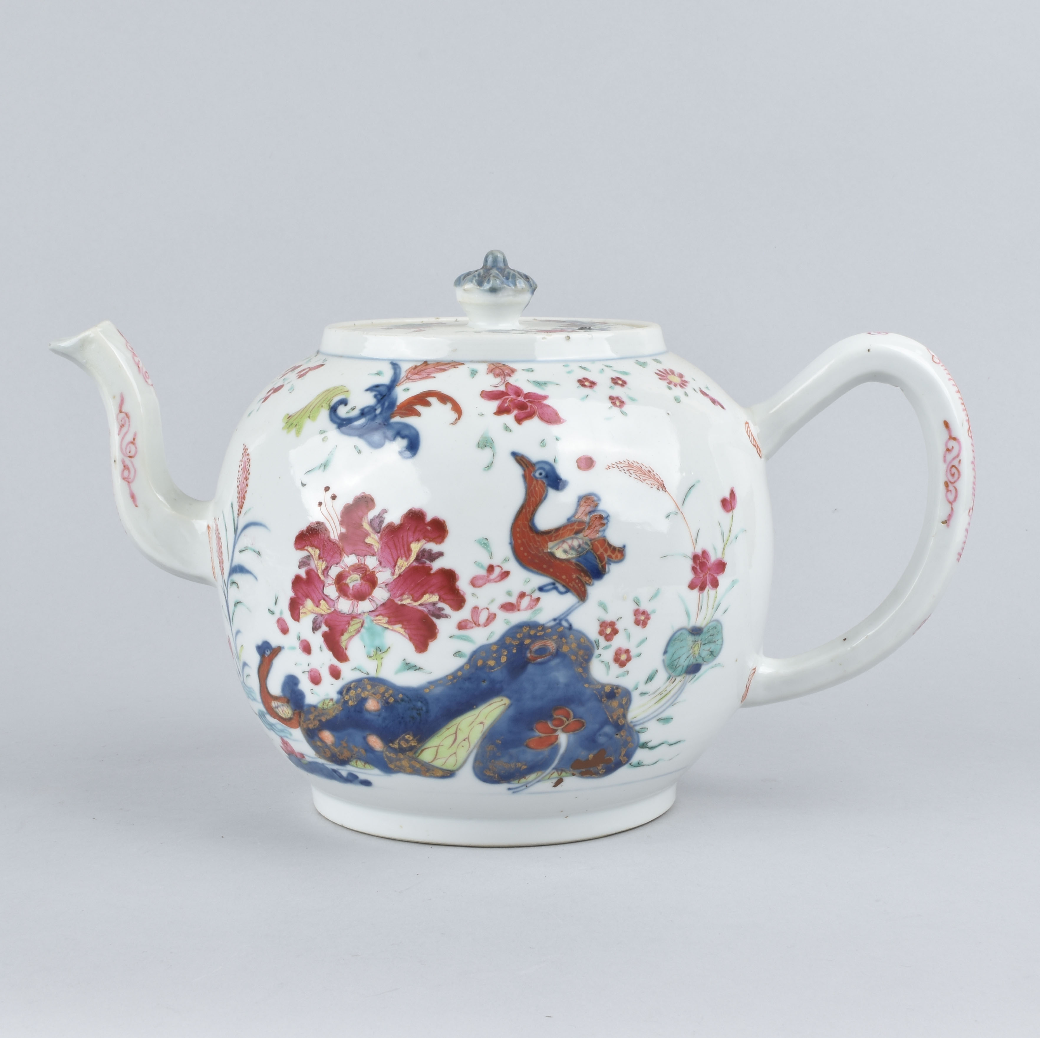 Porcelaine Qianlong (1735-1795), circa 1750-60, Chine Porcelaine Qianlong (1735-1795), circa 1750-60, Chine