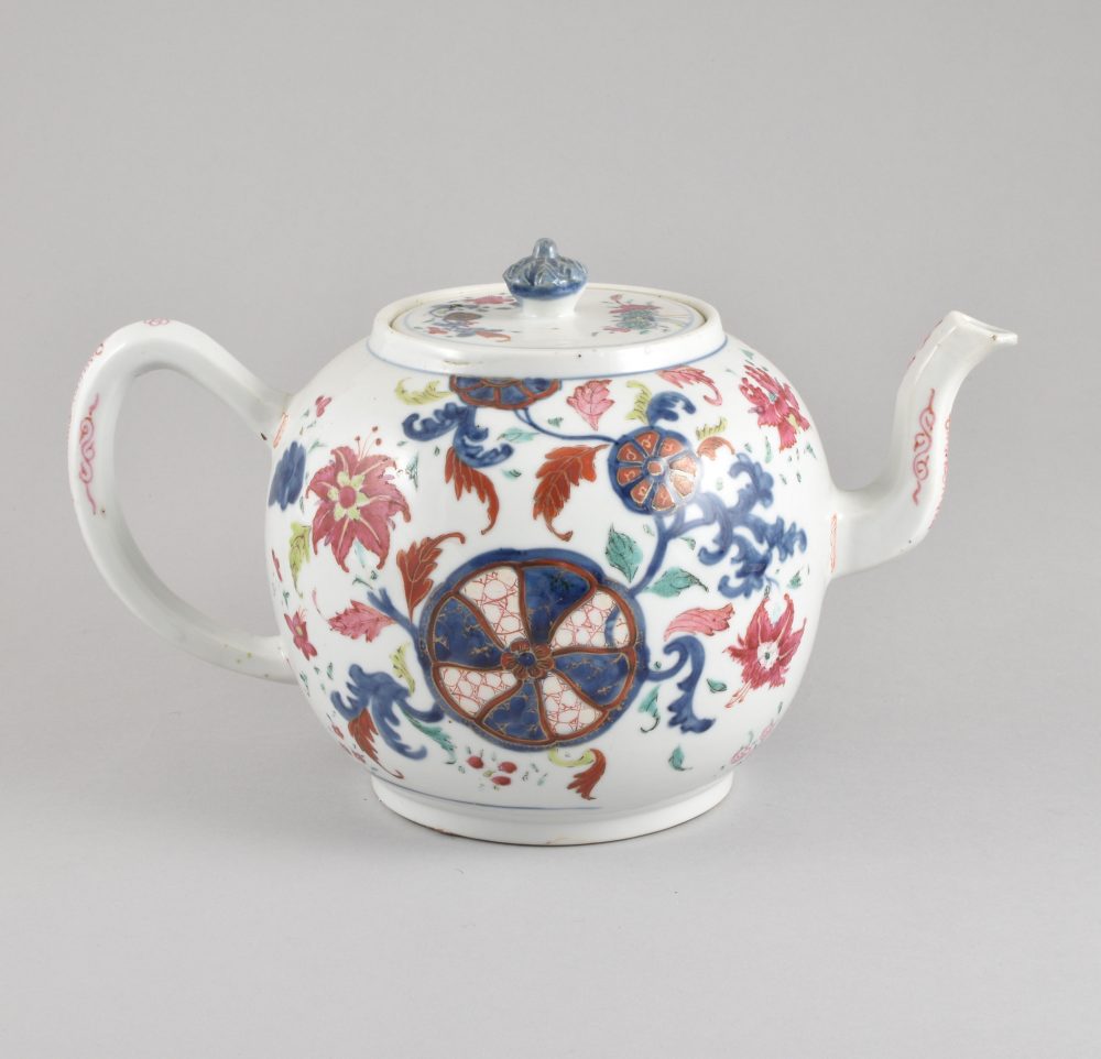 Porcelaine Qianlong (1735-1795), circa 1750-60, Chine Porcelaine Qianlong (1735-1795), circa 1750-60, Chine