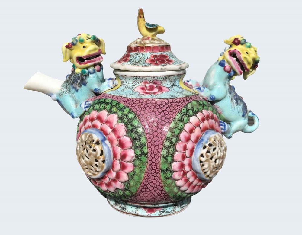 Porcelaine Yongzheng (1723-1735), circa 1730/1735, Chine Porcelaine Yongzheng (1723-1735), circa 1730/1735, Chine