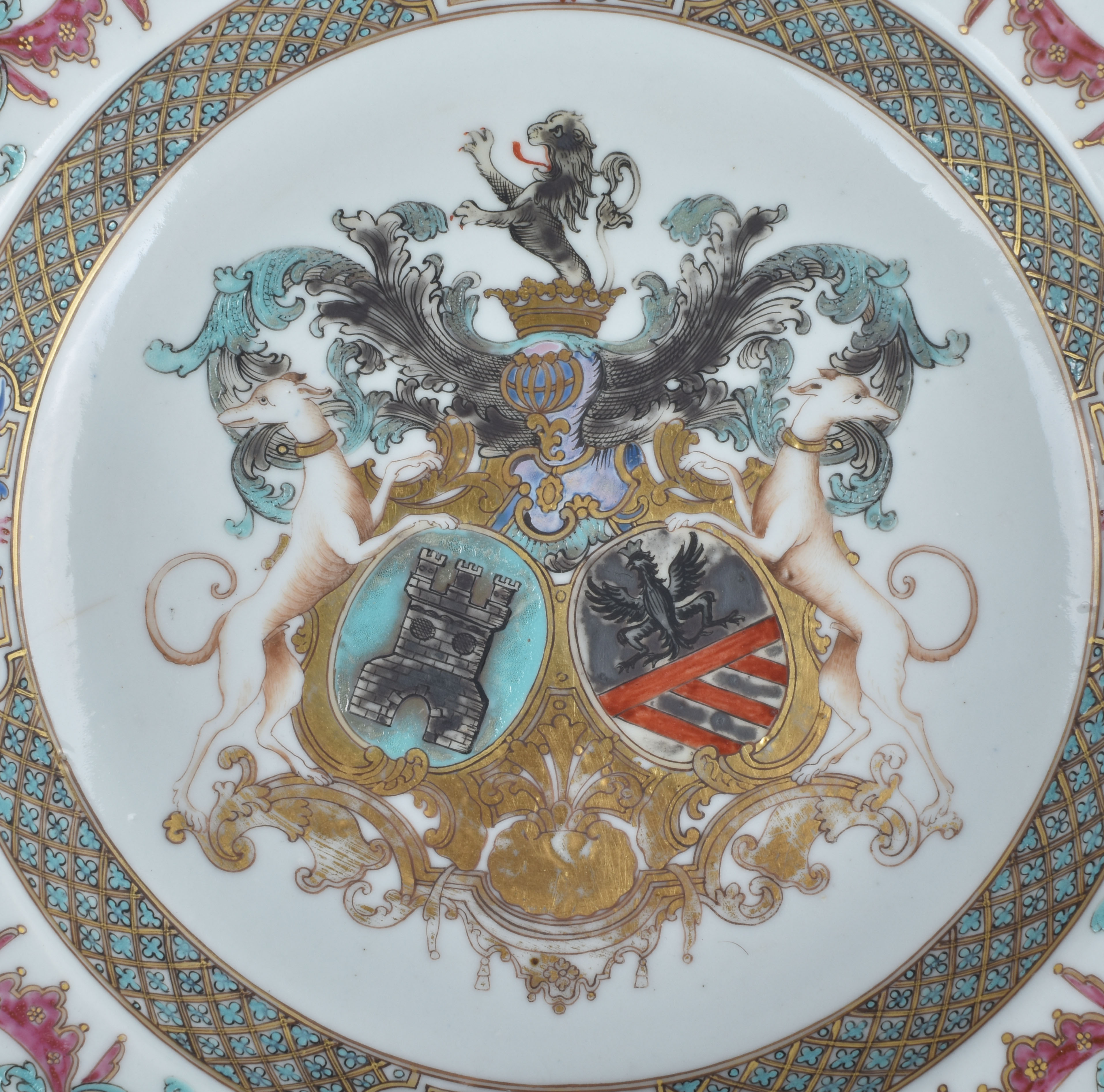 Porcelaine Yongzheng (1723-1735), circa 1735, Chine Porcelaine Yongzheng (1723-1735), circa 1735, Chine