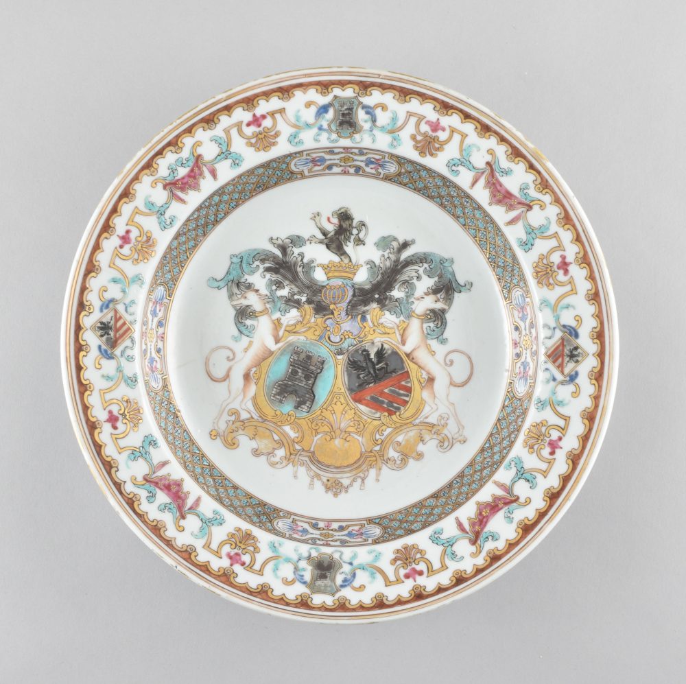 Porcelaine Yongzheng (1723-1735), circa 1735, Chine Porcelaine Yongzheng (1723-1735), circa 1735, Chine