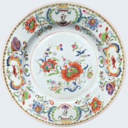 Porcelaine Yongzheng (1723-1735) ou époque Qianlong (1735-1795), Chine Porcelaine Yongzheng (1723-1735) ou époque Qianlong (1735-1795), Chine
