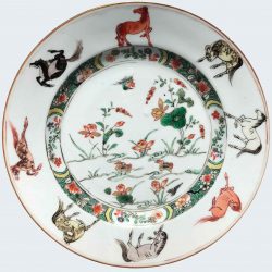 Famille verte Porcelaine Fin de l'époque Kangxi (1662-1722) - début de l'époque Yongzheng (1723-1735), ca. 1720/1730, Chine Famille verte Porcelaine Fin de l'époque Kangxi (1662-1722) - début de l'époque Yongzheng (1723-1735), ca. 1720/1730, Chine