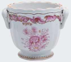 Famille rose Porcelaine Qianlong (1735-1795), ca. 1740, Chine Famille rose Porcelaine Qianlong (1735-1795), ca. 1740, Chine