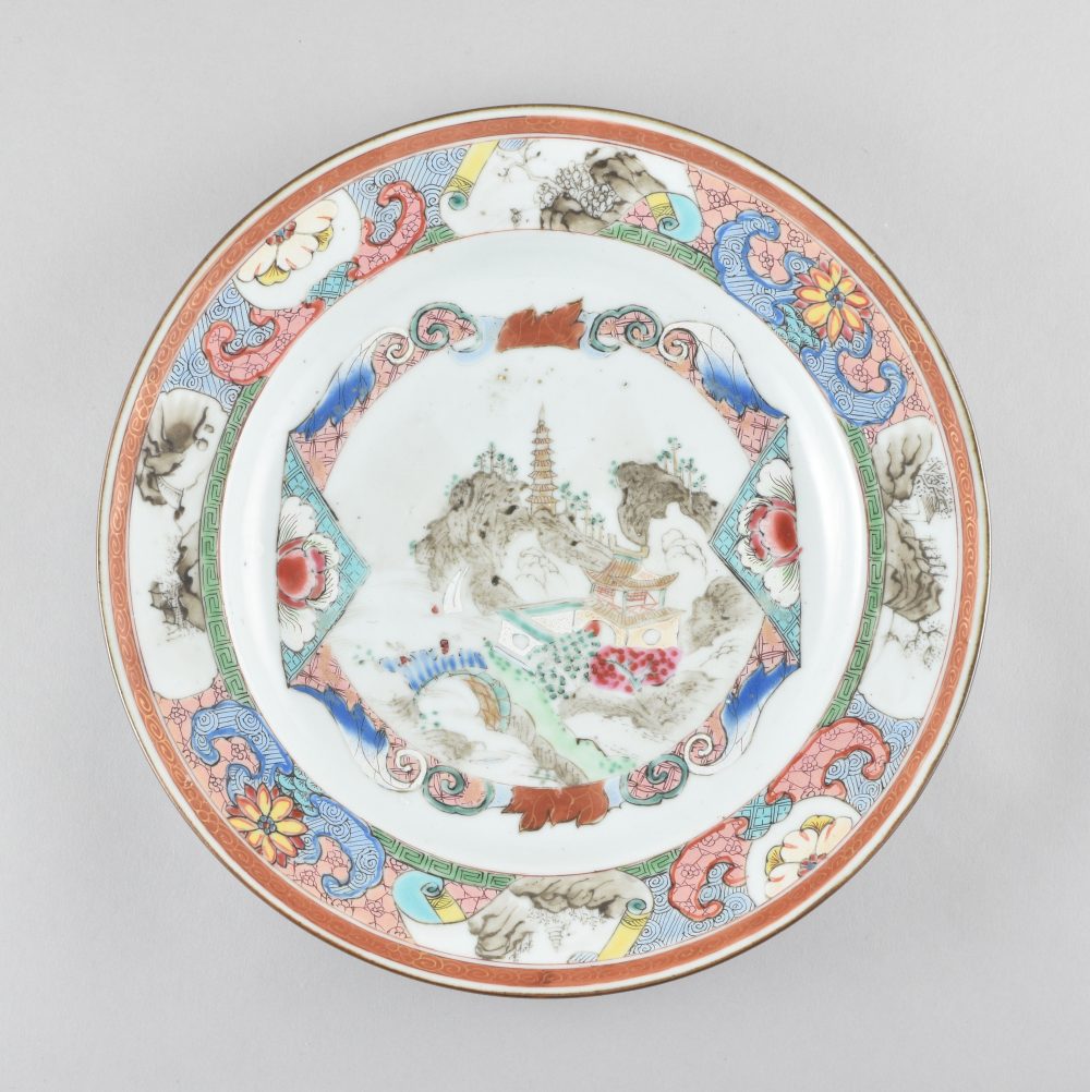 porcelaine Yongzheng (1723-1735) ou Qianlong period (1736-1795), circa 1730-1740, Chine porcelaine Yongzheng (1723-1735) ou Qianlong period (1736-1795), circa 1730-1740, Chine