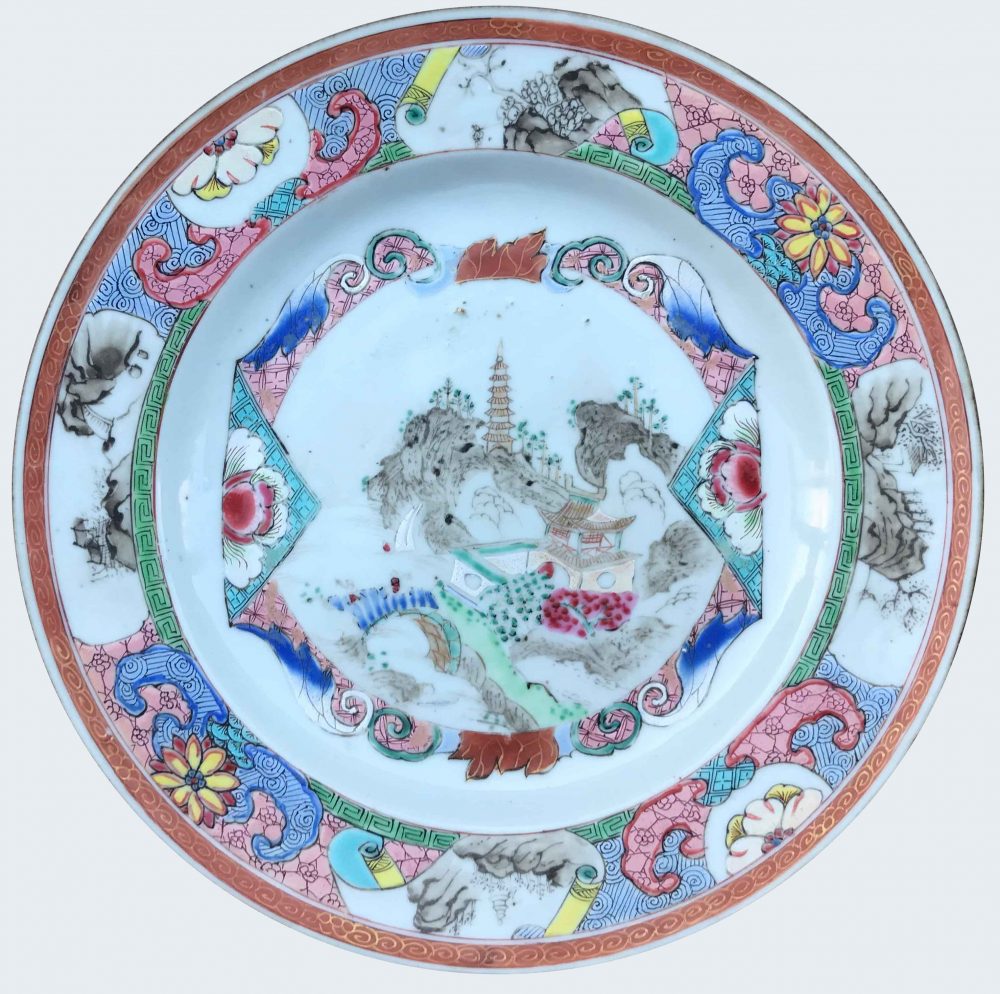 porcelaine Yongzheng (1723-1735) ou Qianlong period (1736-1795), circa 1730-1740, Chine porcelaine Yongzheng (1723-1735) ou Qianlong period (1736-1795), circa 1730-1740, Chine
