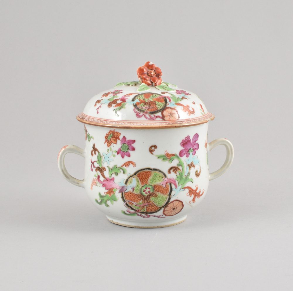 Porcelaine Qianlong (1735-1795), circa 1765, Chine Porcelaine Qianlong (1735-1795), circa 1765, Chine