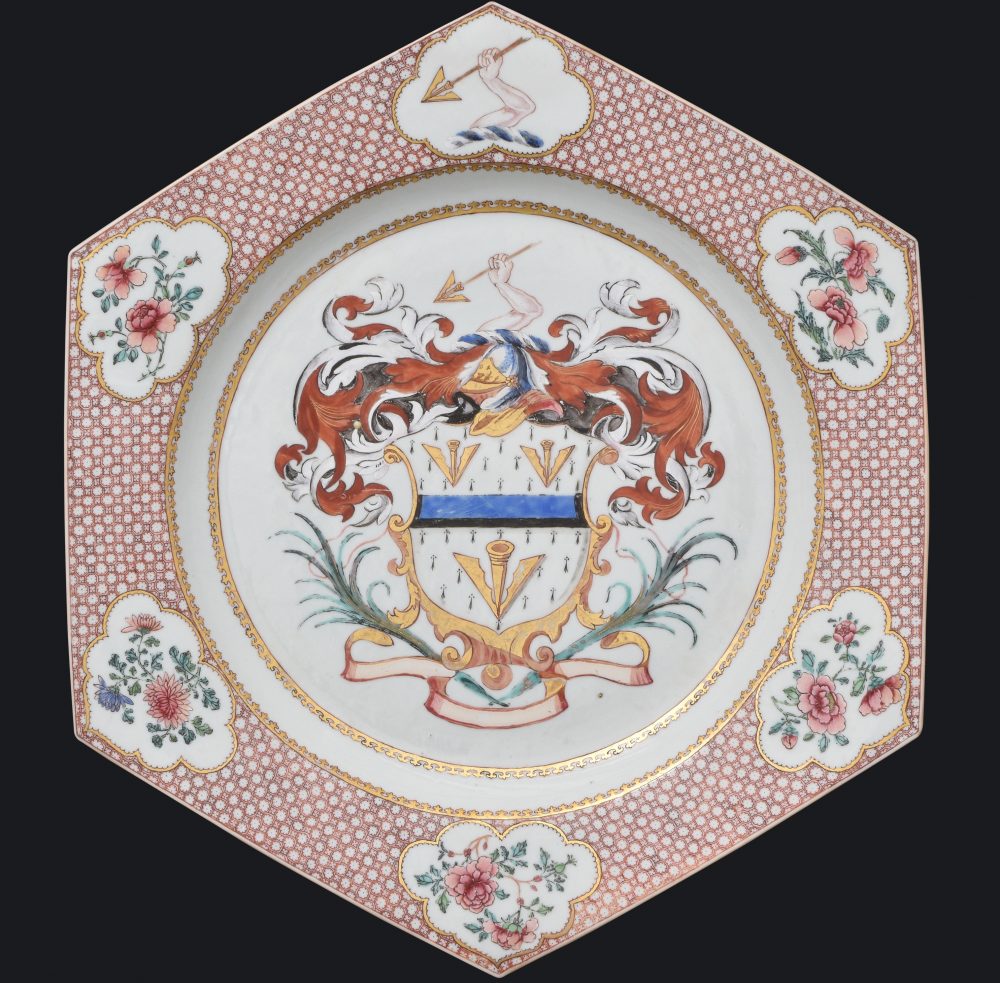 Porcelaine Yongzheng period (1723-1735), ca. 1735, Chine Porcelaine Yongzheng period (1723-1735), ca. 1735, Chine