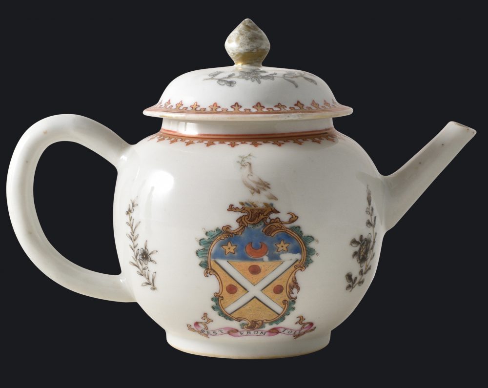 Porcelaine Qianlong (1735-1795), ca. 1750, Chine Porcelaine Qianlong (1735-1795), ca. 1750, Chine