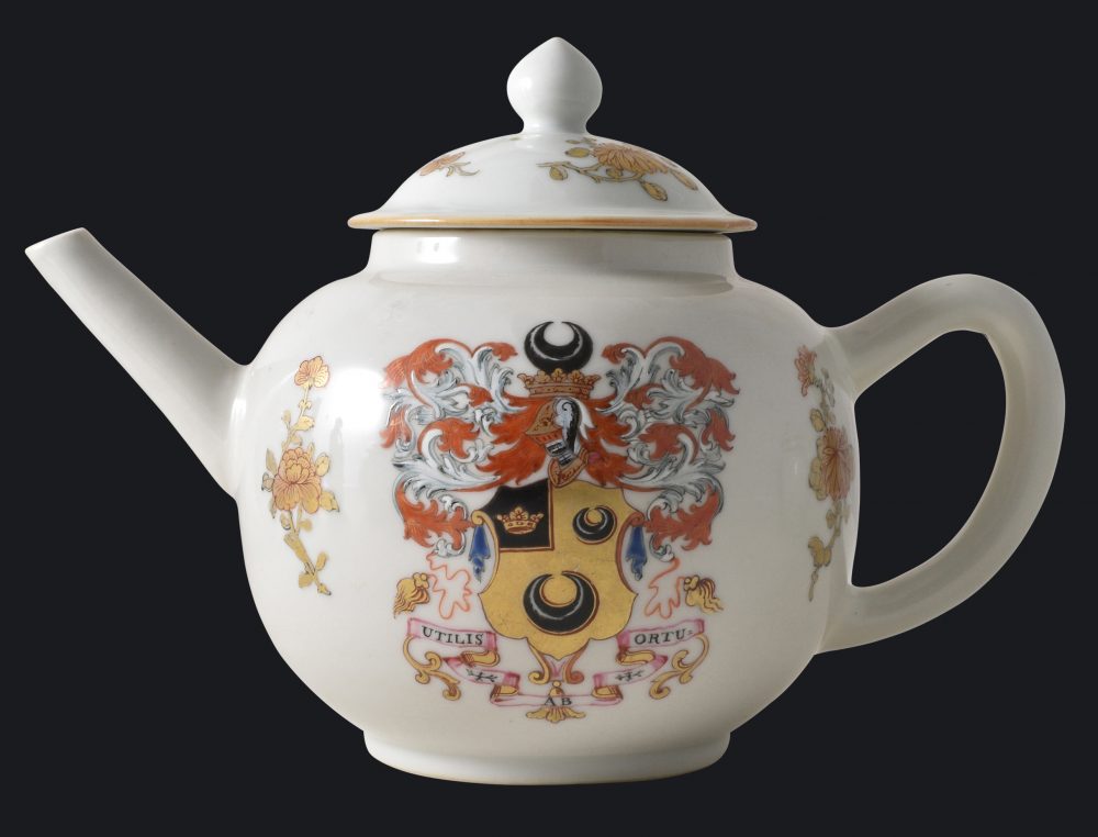 Porcelaine Qianlong (1735-1795), ca. 1745, Chine Porcelaine Qianlong (1735-1795), ca. 1745, Chine