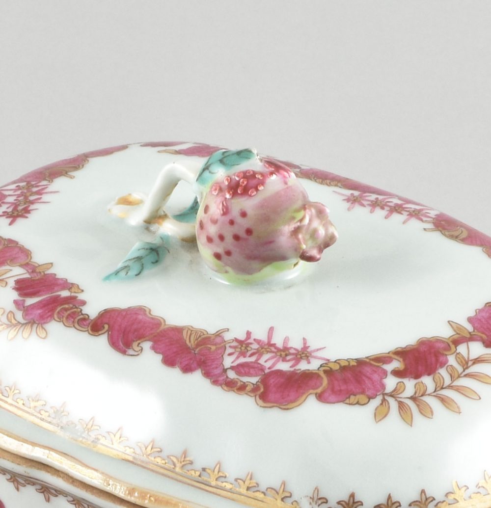 Famille rose Porcelaine Qianlong (1735-1795), circa 1760, Chine Famille rose Porcelaine Qianlong (1735-1795), circa 1760, Chine