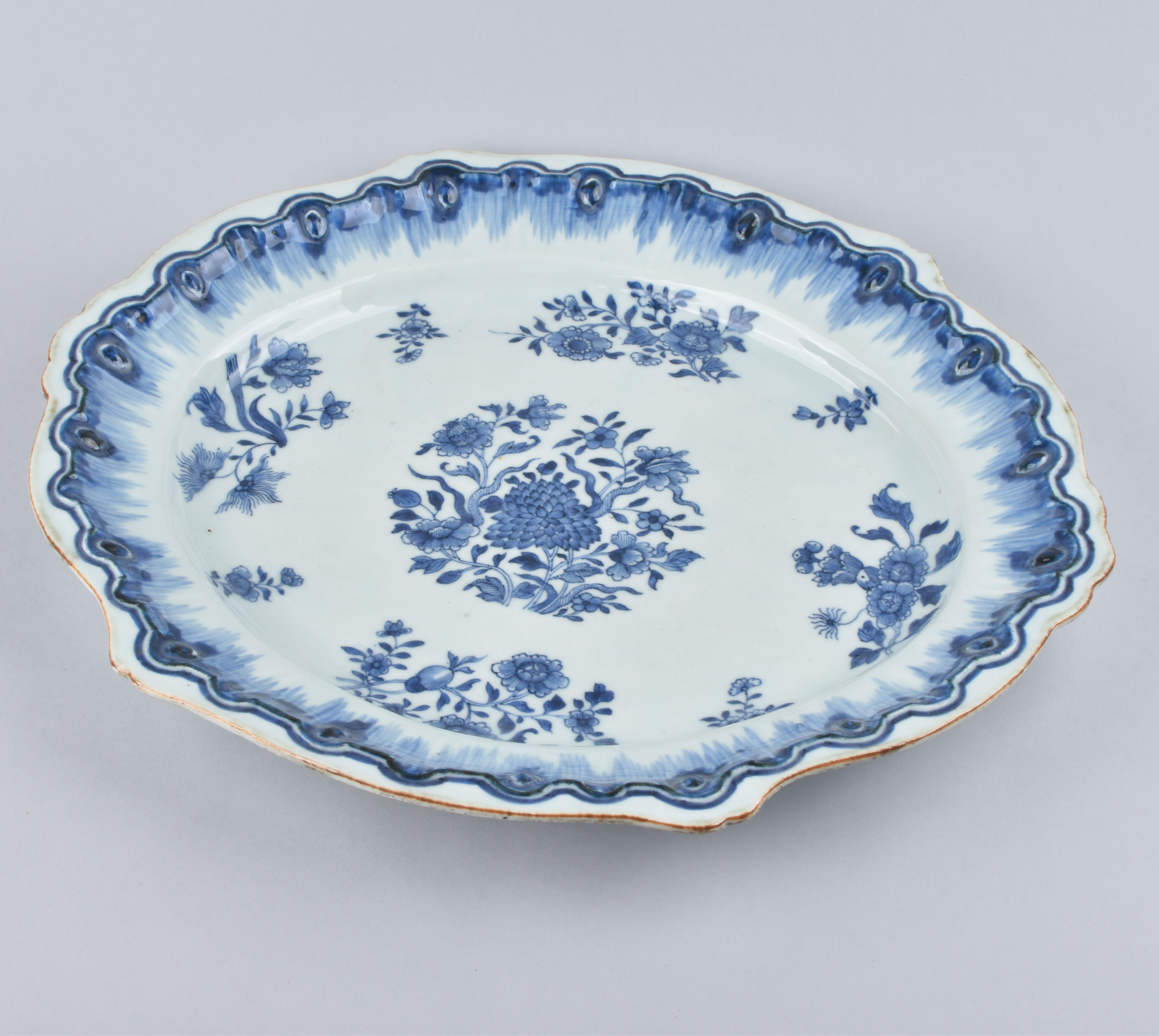 Porcelaine Qianlong (1735-1795), circa 1770, Chine Porcelaine Qianlong (1735-1795), circa 1770, Chine