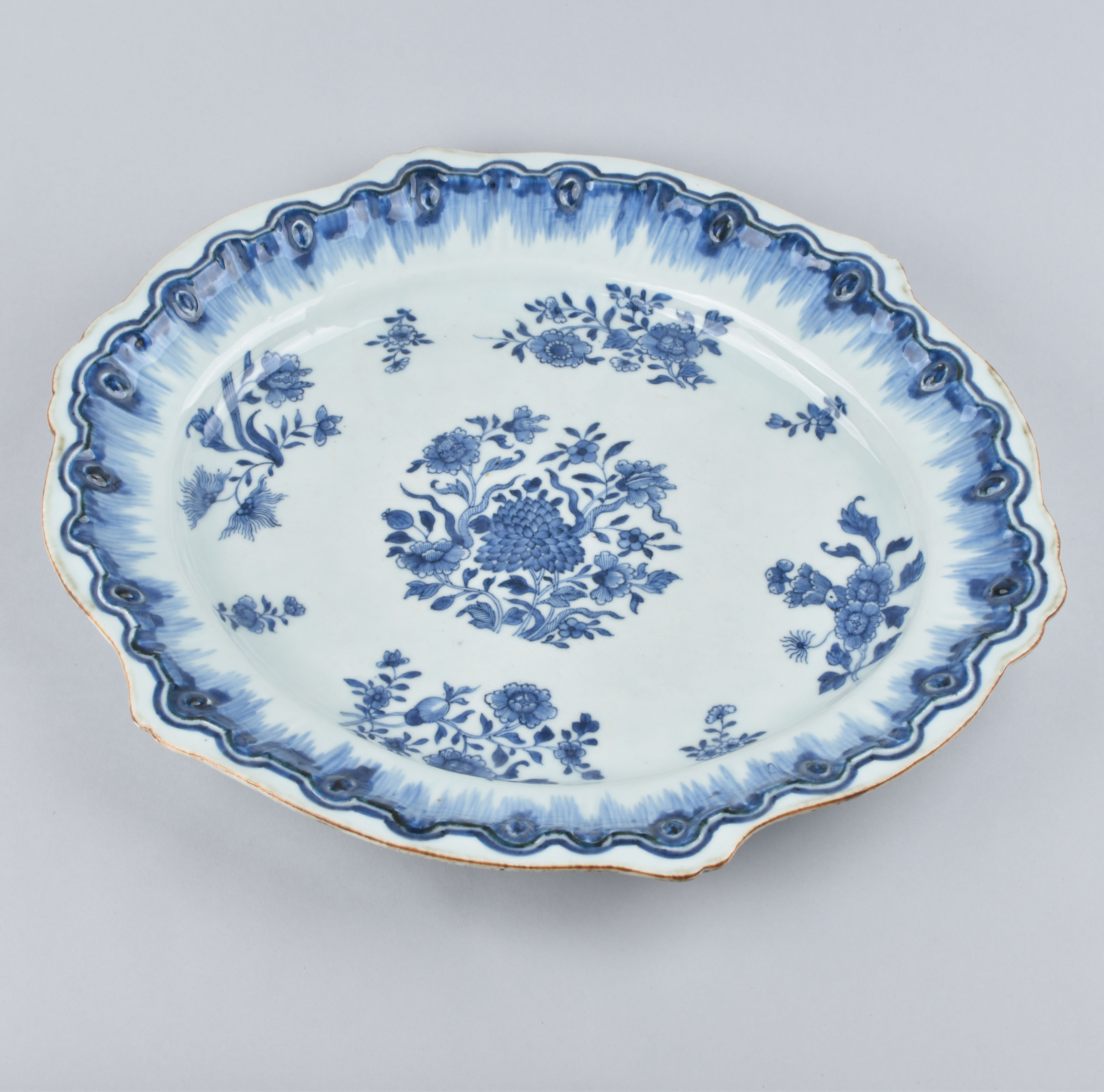 Porcelaine Qianlong (1735-1795), circa 1770, Chine Porcelaine Qianlong (1735-1795), circa 1770, Chine