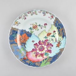Porcelaine Qianlong (1735-1795), circa 1770, Chine Porcelaine Qianlong (1735-1795), circa 1770, Chine
