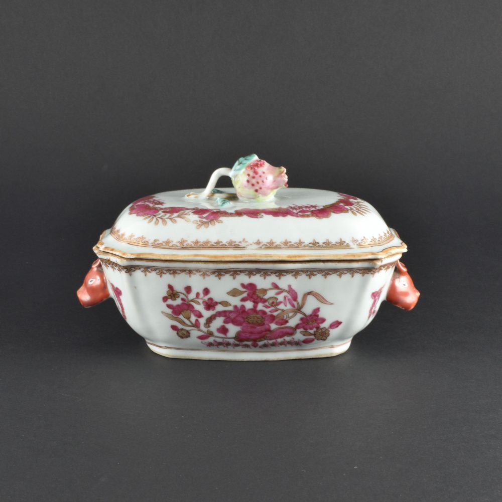 Famille rose Porcelaine Qianlong (1735-1795), circa 1760, Chine Famille rose Porcelaine Qianlong (1735-1795), circa 1760, Chine