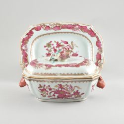 Famille rose Porcelaine Qianlong (1735-1795), circa 1760, Chine Famille rose Porcelaine Qianlong (1735-1795), circa 1760, Chine