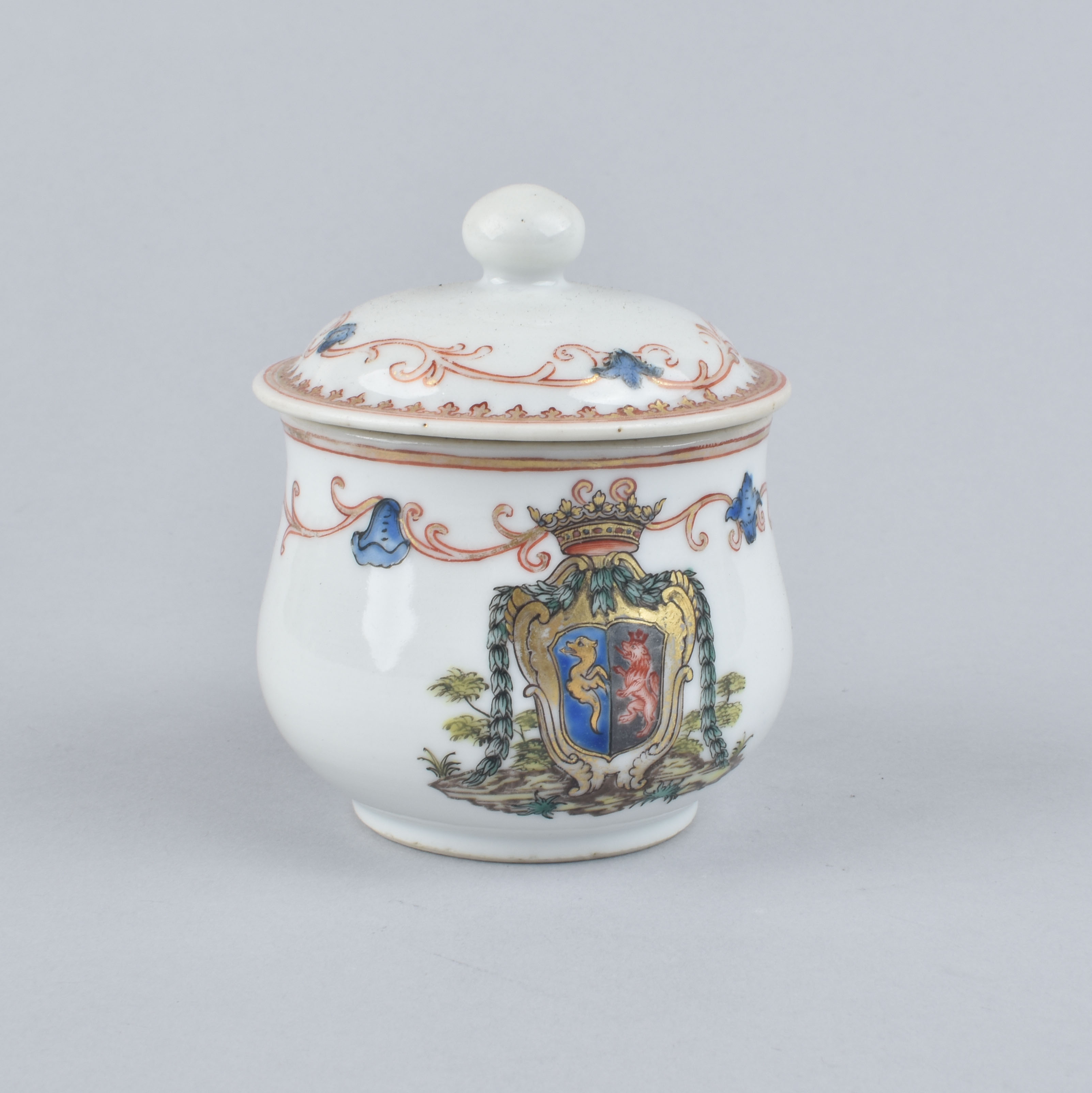 Porcelaine Qianlong (1735-1795), circa 1745, Chine Porcelaine Qianlong (1735-1795), circa 1745, Chine
