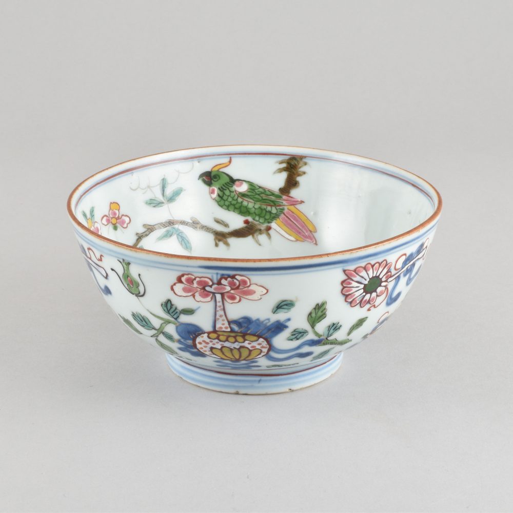 Porcelaine la porcelaine Kangxi (1662-1722) ; le décor Qianlong, vers 1740/1750, Chine Porcelaine la porcelaine Kangxi (1662-1722) ; le décor Qianlong, vers 1740/1750, Chine