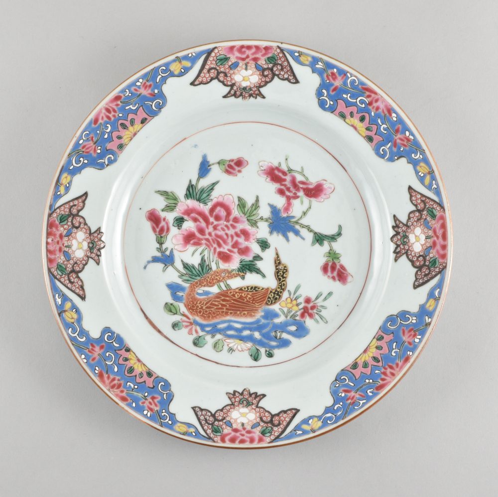 Famille rose Porcelaine Yongzheng (1723-1735) / Qianlong (173§-1795), circa 1730/1740, Chine Famille rose Porcelaine Yongzheng (1723-1735) / Qianlong (173§-1795), circa 1730/1740, Chine