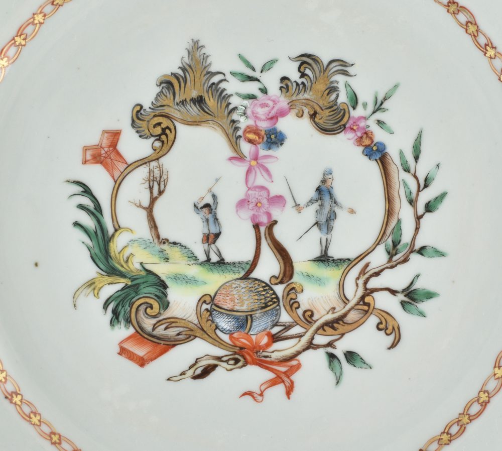 Famille rose Porcelaine Qianlong (1735-1795), ca. 1775, Chine (probablement pour le marché espagnol) Famille rose Porcelaine Qianlong (1735-1795), ca. 1775, Chine (probablement pour le marché espagnol)