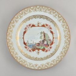 Famille rose Porcelaine Qianlong (1735-1795), circa 1750, Chine Famille rose Porcelaine Qianlong (1735-1795), circa 1750, Chine