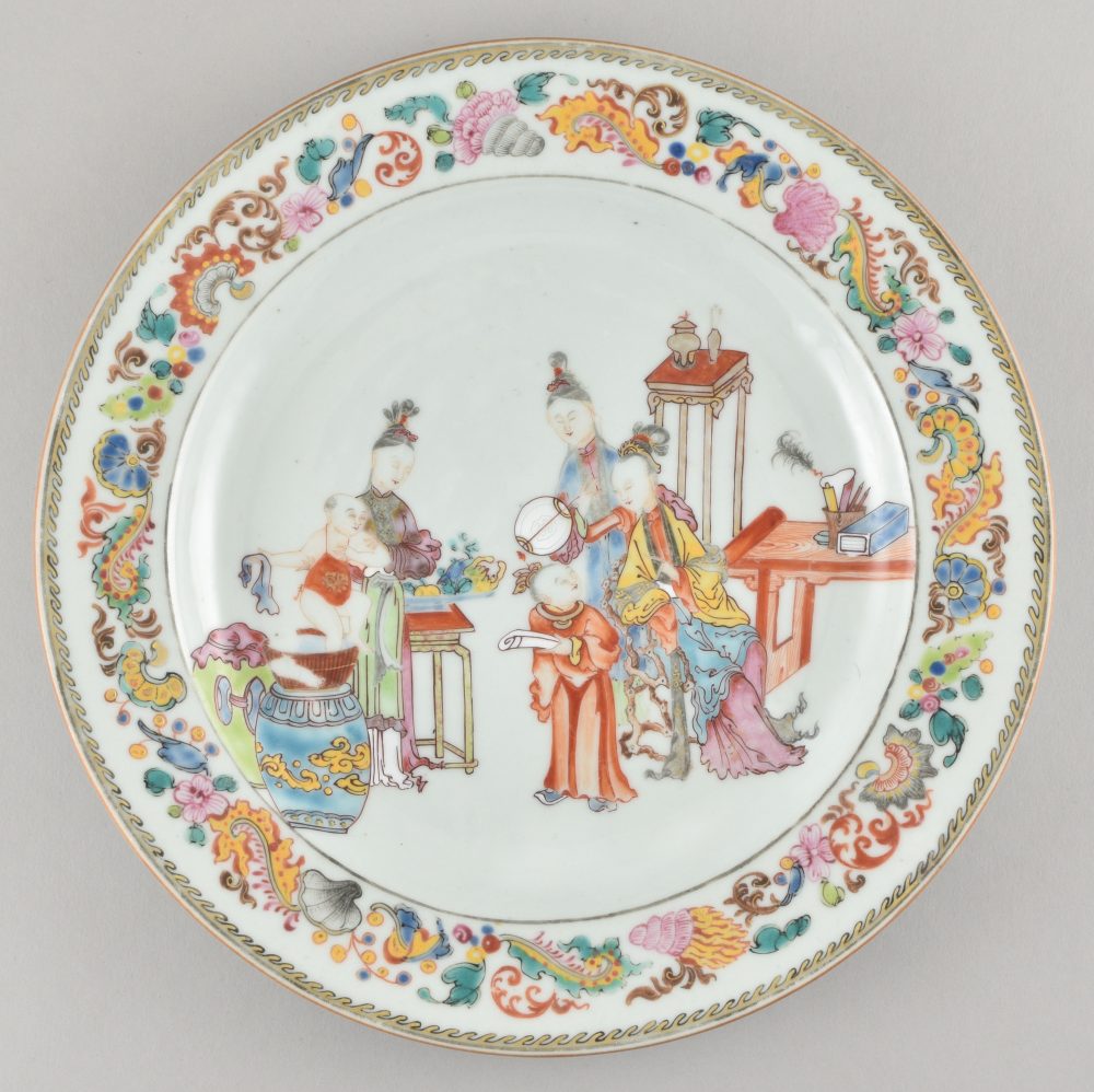 Famille rose Porcelaine Qianlong period (1736-1795), circa 1750/1760, China Famille rose Porcelaine Qianlong period (1736-1795), circa 1750/1760, China