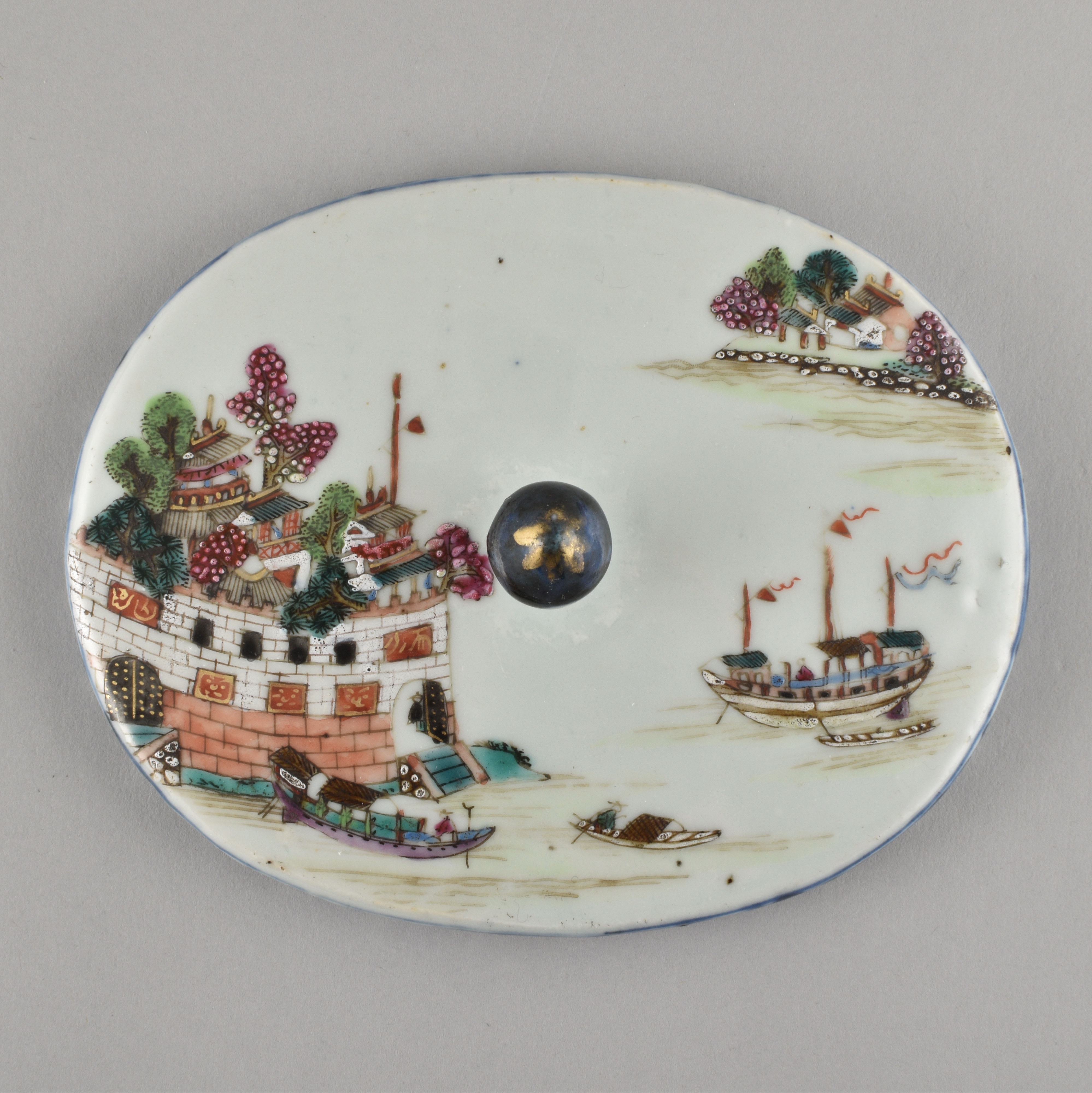 Famille rose Porcelaine Qianlong (1736-1795), ca. 1780, Chine Famille rose Porcelaine Qianlong (1736-1795), ca. 1780, Chine