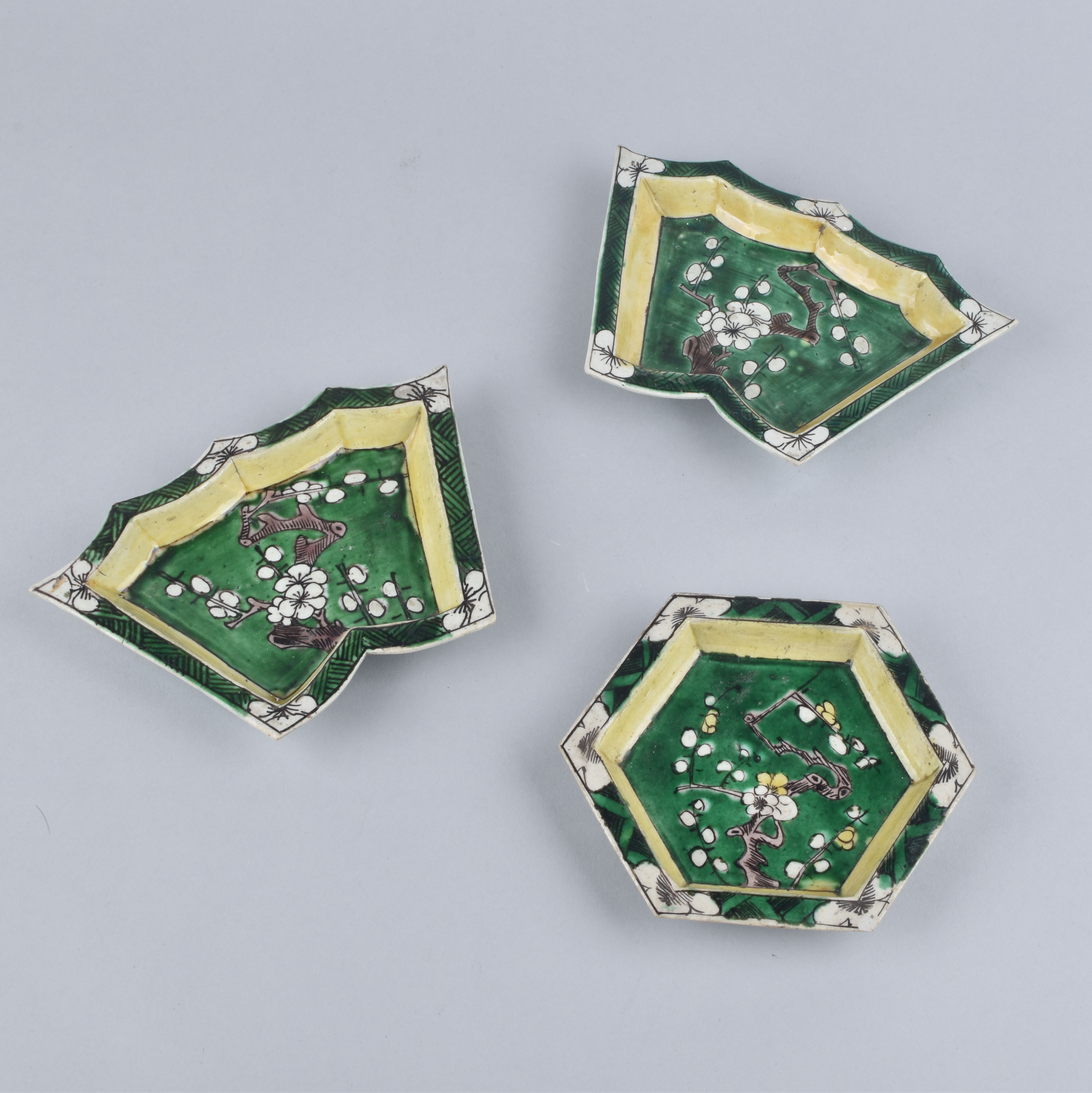 Famille verte Porcelaine (biscuit) Kangxi (1662-1722), Chine Famille verte Porcelaine (biscuit) Kangxi (1662-1722), Chine