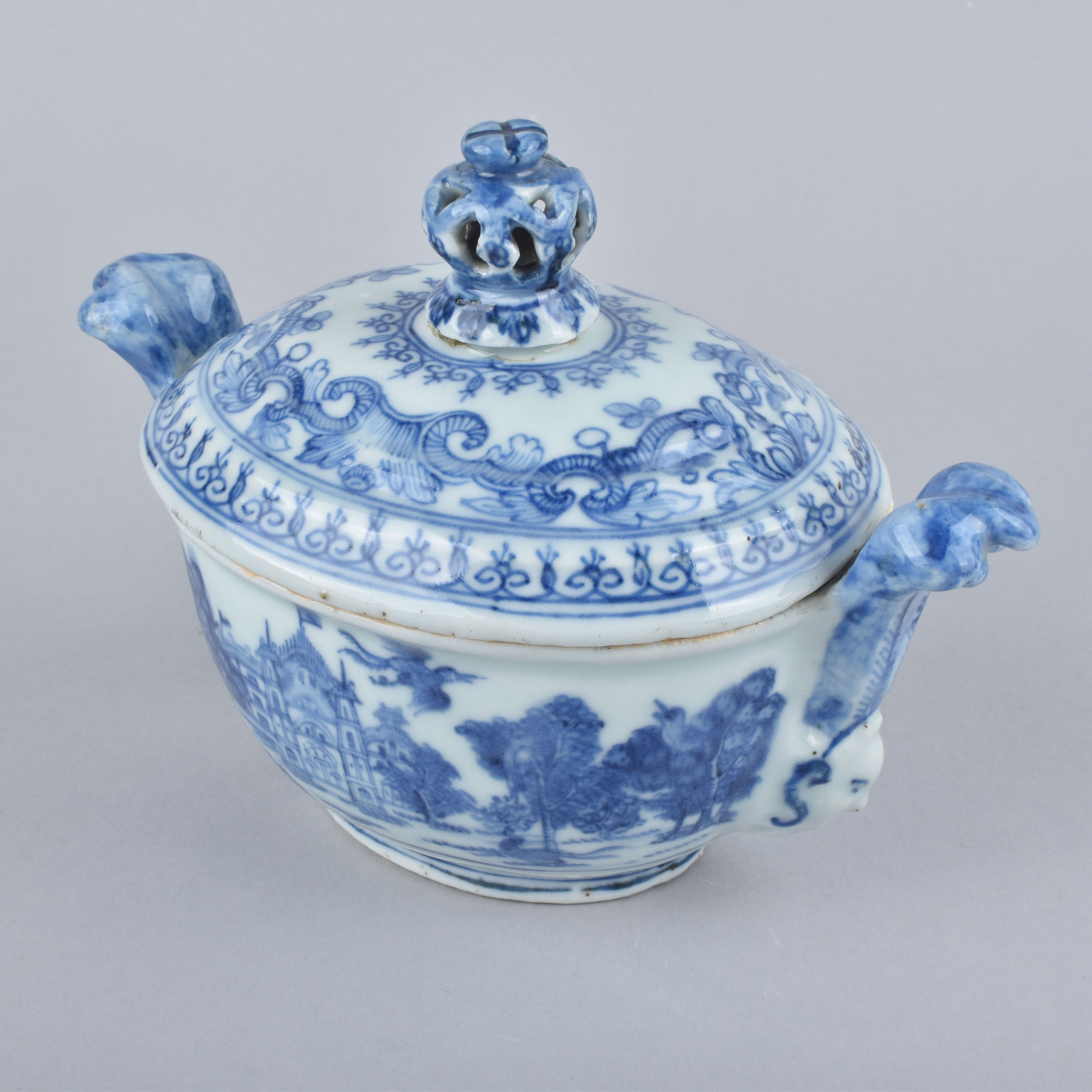 Porcelaine Qianlong (1735-1795), circa 1750, Chine Porcelaine Qianlong (1735-1795), circa 1750, Chine