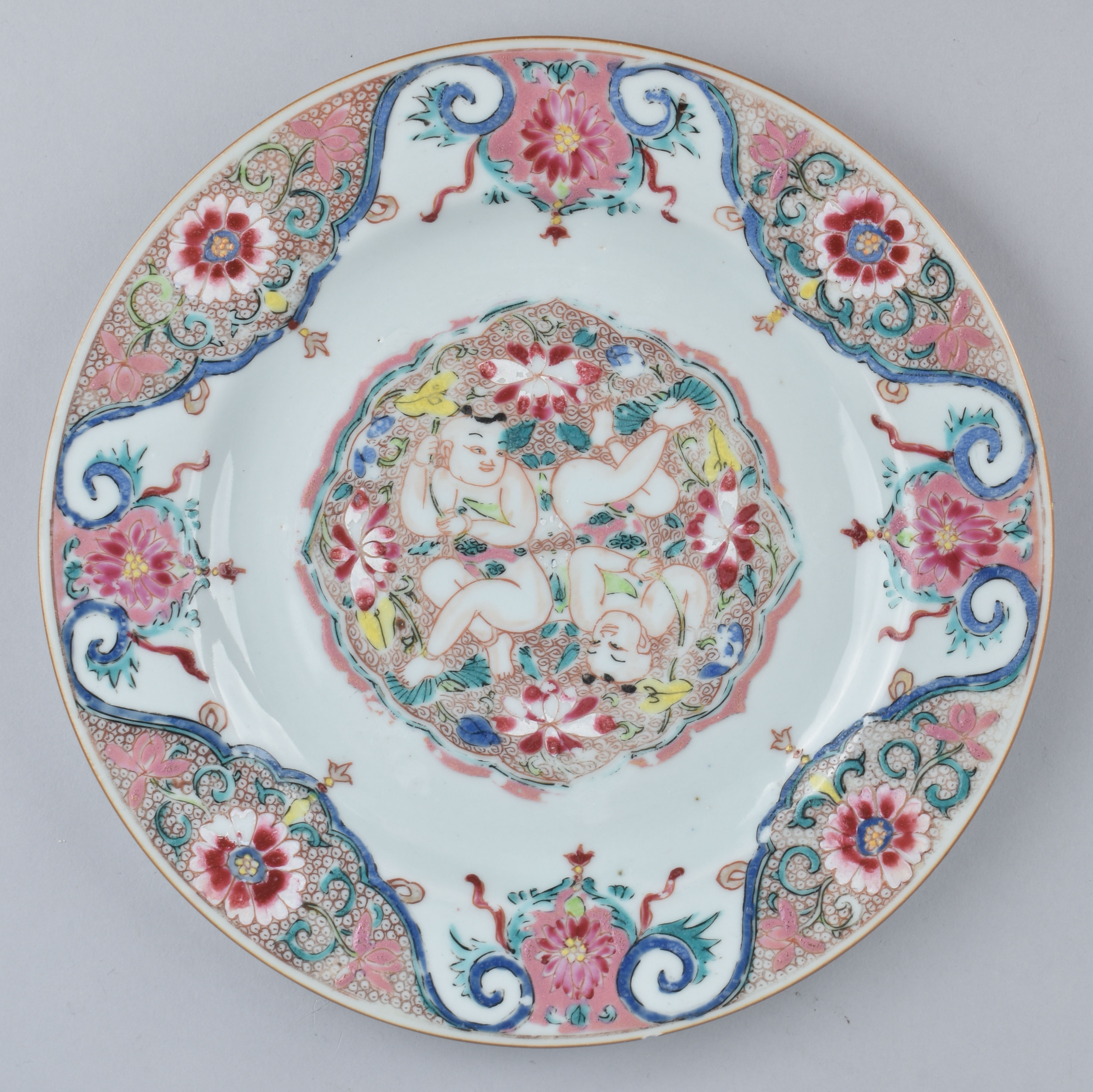 Porcelaine Yongzheng (1723-1735), circa 1735, China Porcelaine Yongzheng (1723-1735), circa 1735, China