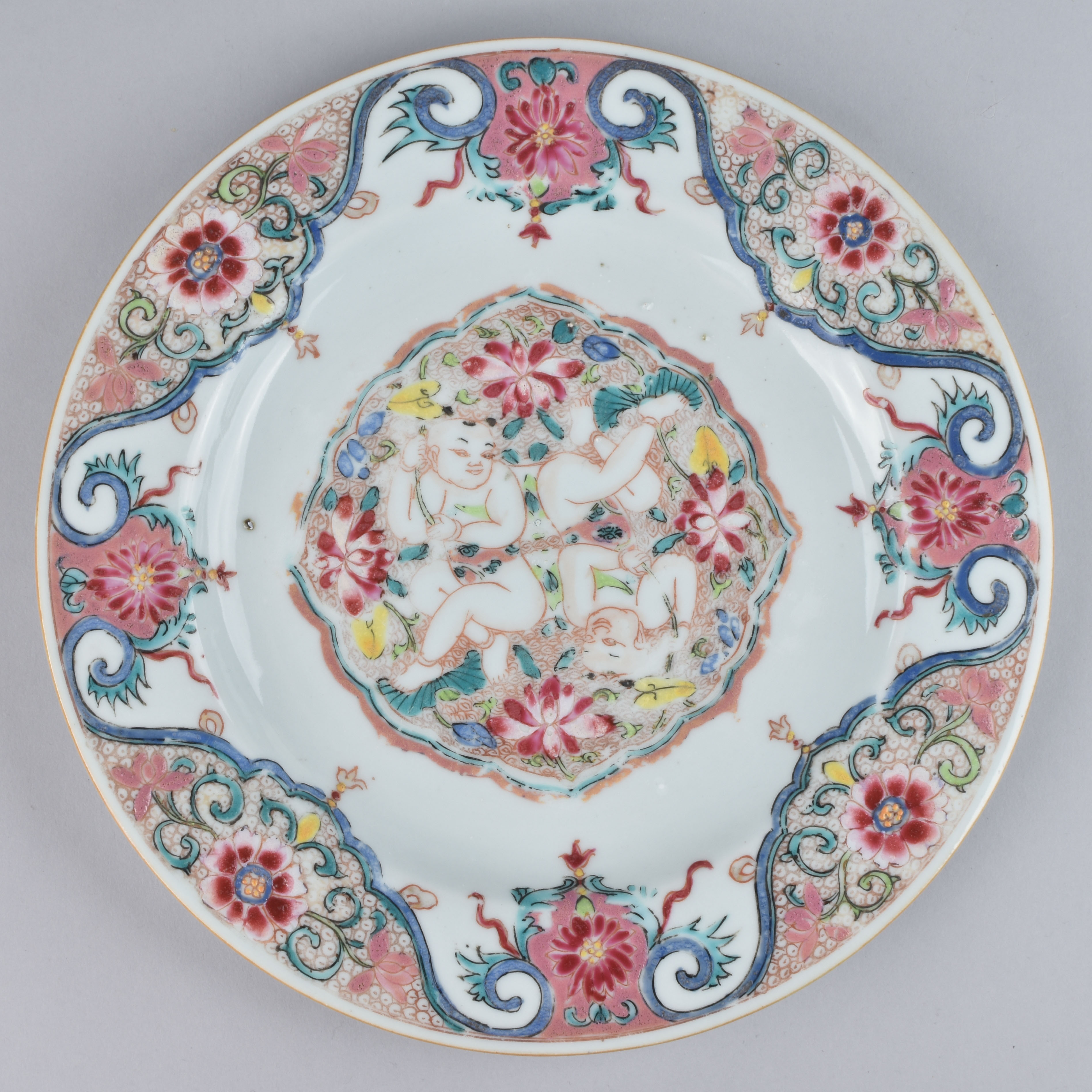 Porcelaine Yongzheng (1723-1735), circa 1735, China Porcelaine Yongzheng (1723-1735), circa 1735, China