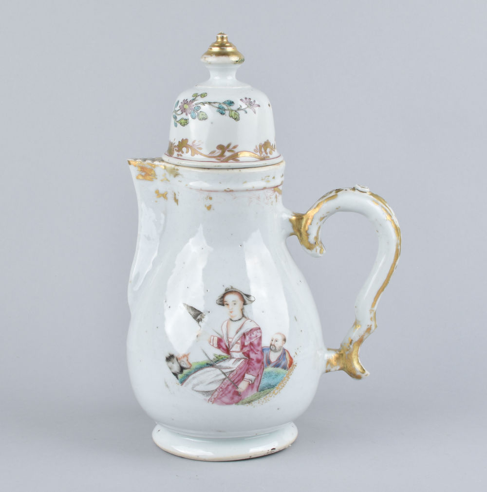 Porcelain Qianlong (1735-1795), ca. 1740/1750, China Porcelain Qianlong (1735-1795), ca. 1740/1750, China
