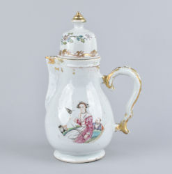 Porcelain Qianlong (1735-1795), ca. 1740/1750, China Porcelain Qianlong (1735-1795), ca. 1740/1750, China