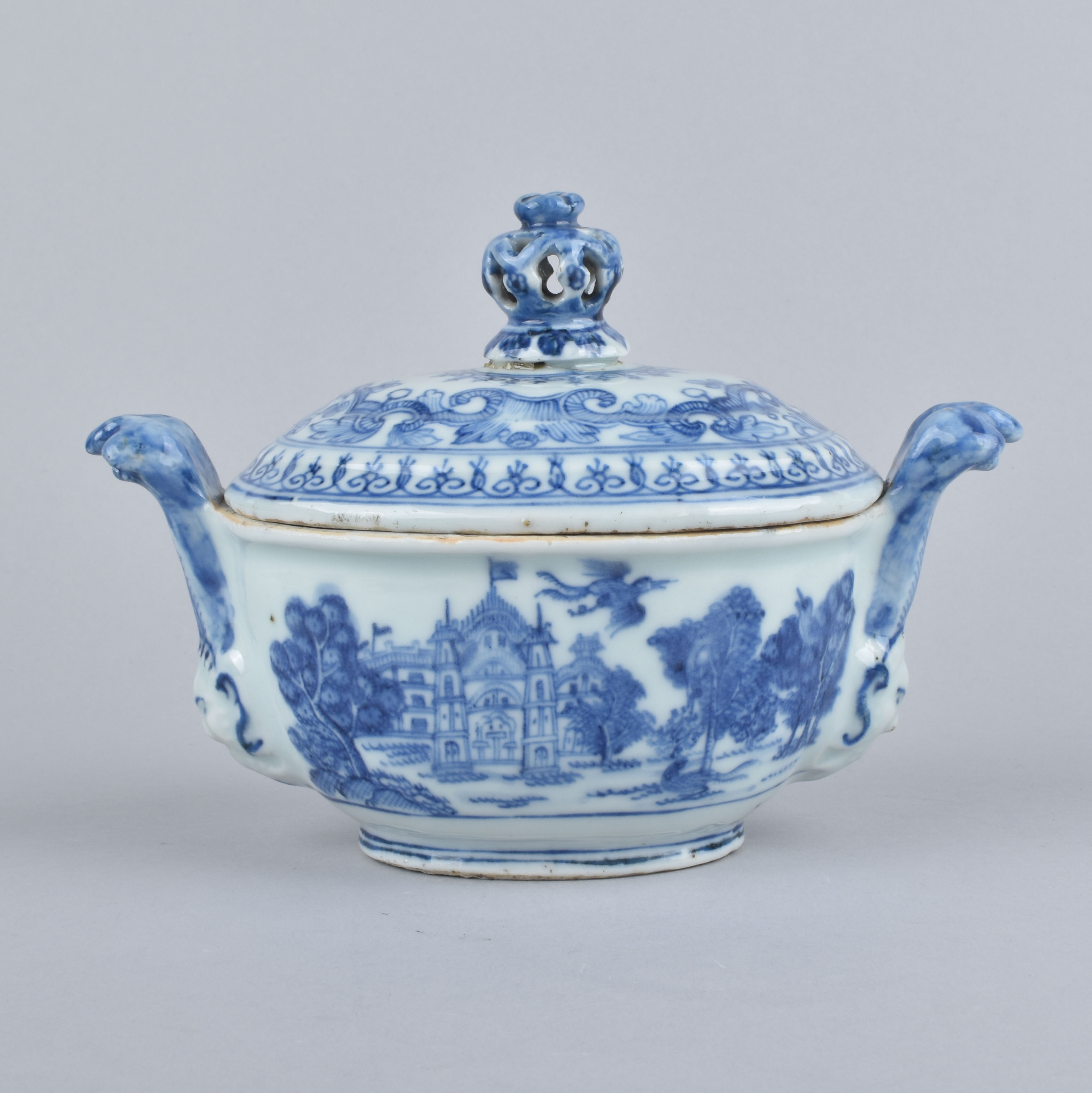 Porcelaine Qianlong (1735-1795), circa 1750, Chine Porcelaine Qianlong (1735-1795), circa 1750, Chine