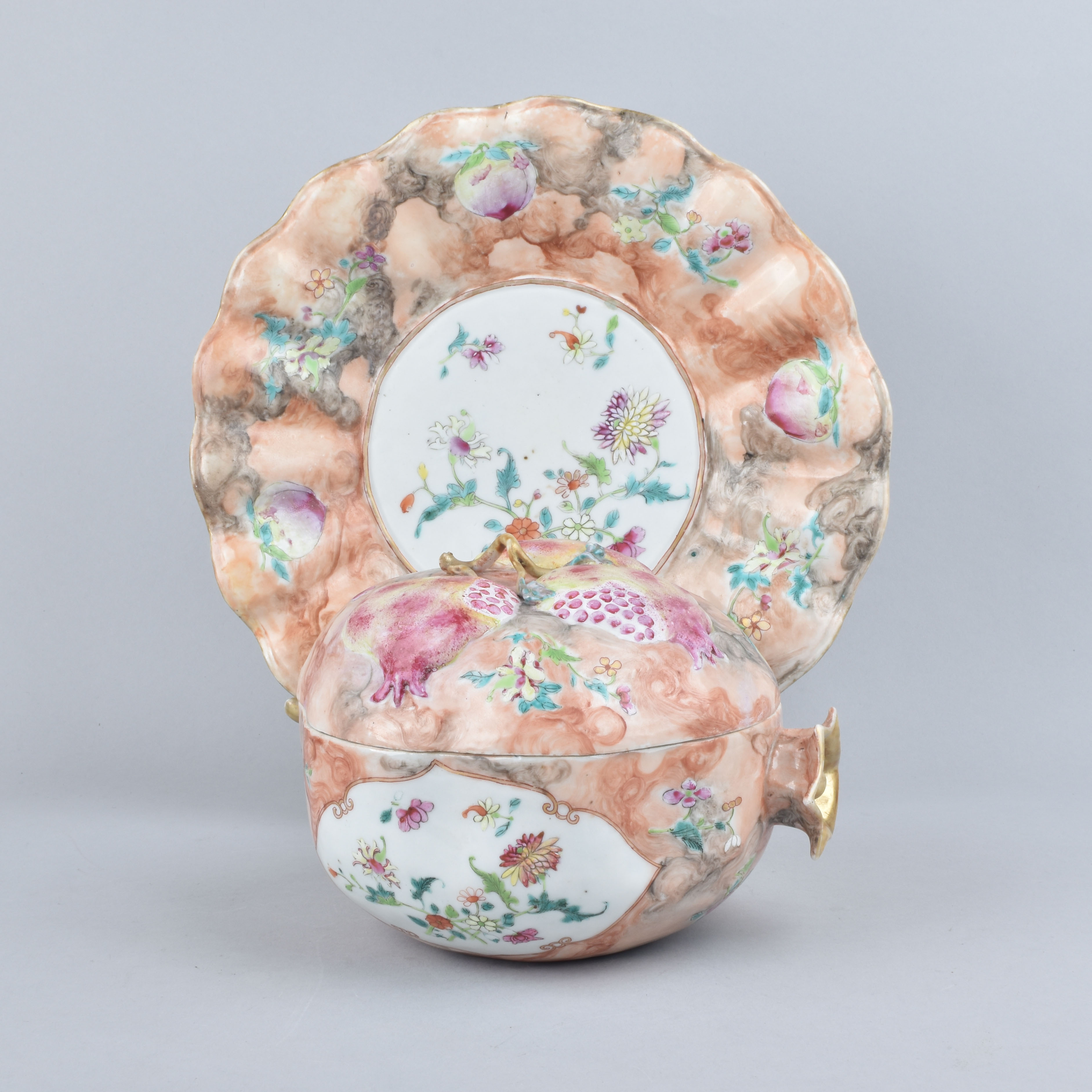 Porcelaine Qianlong (1735-1795), circa 1755, Chine Porcelaine Qianlong (1735-1795), circa 1755, Chine