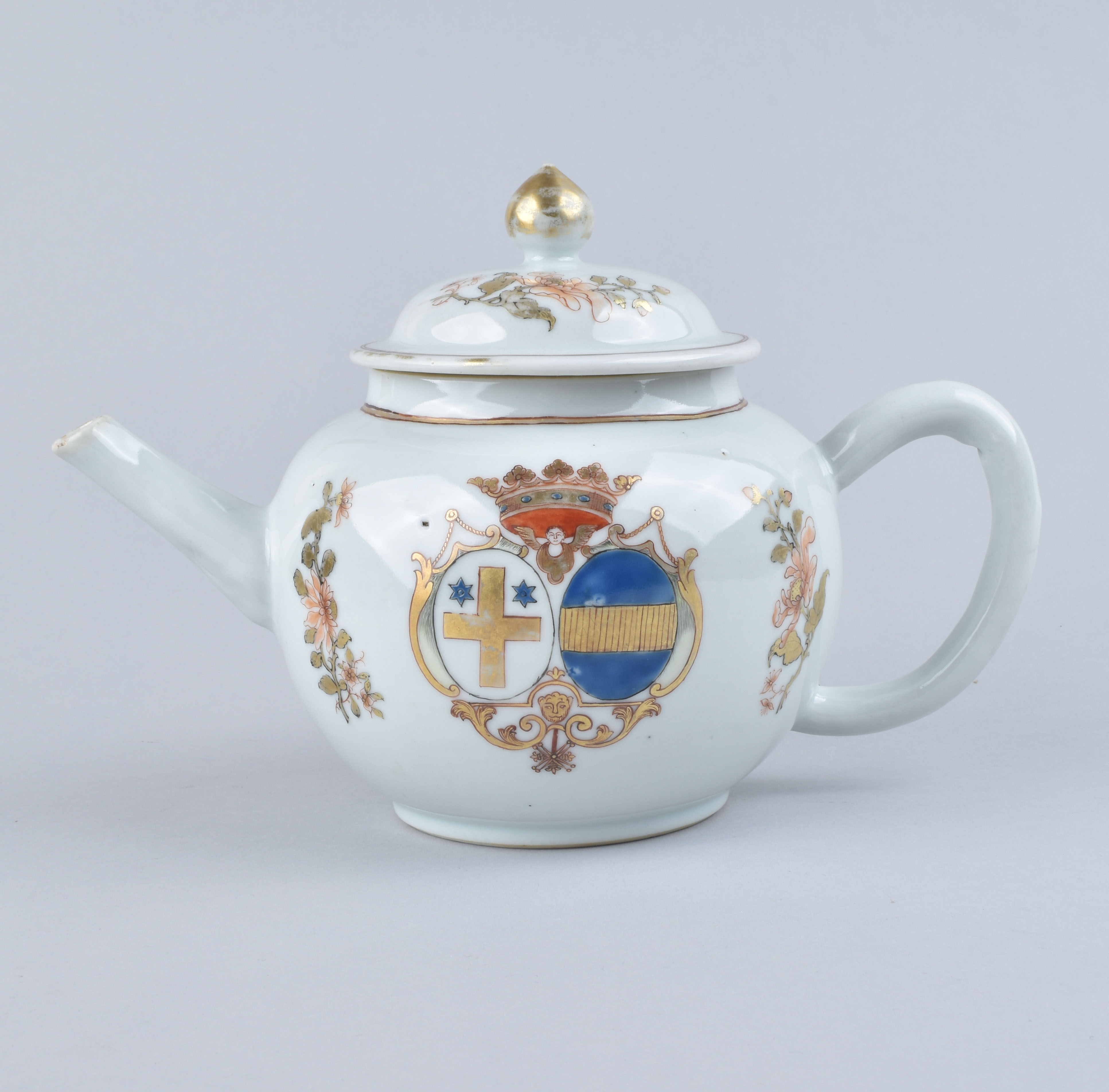 Porcelaine Qianlong (1735-1795), circa 1750, Chine Porcelaine Qianlong (1735-1795), circa 1750, Chine