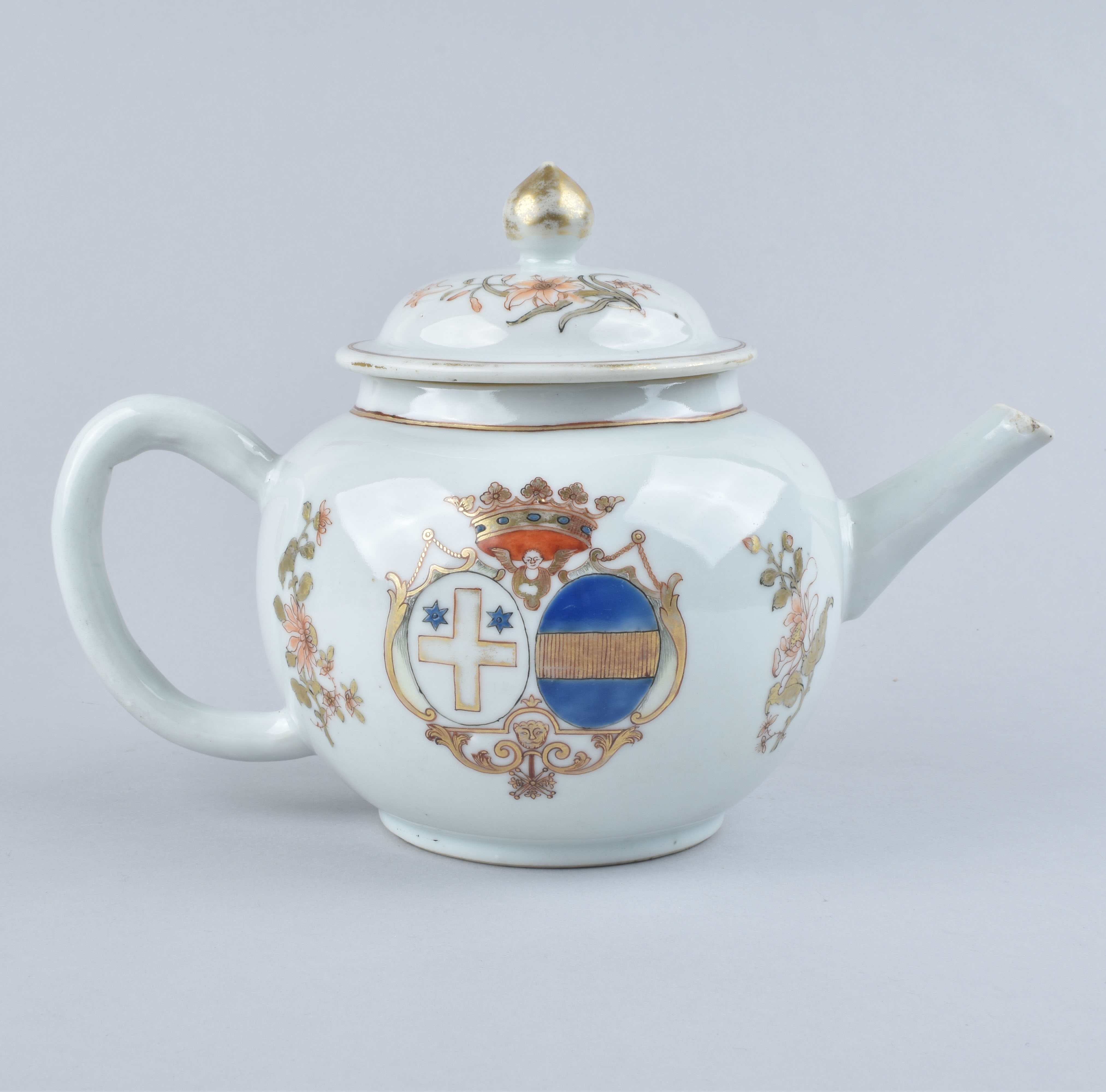 Porcelaine Qianlong (1735-1795), circa 1750, Chine Porcelaine Qianlong (1735-1795), circa 1750, Chine
