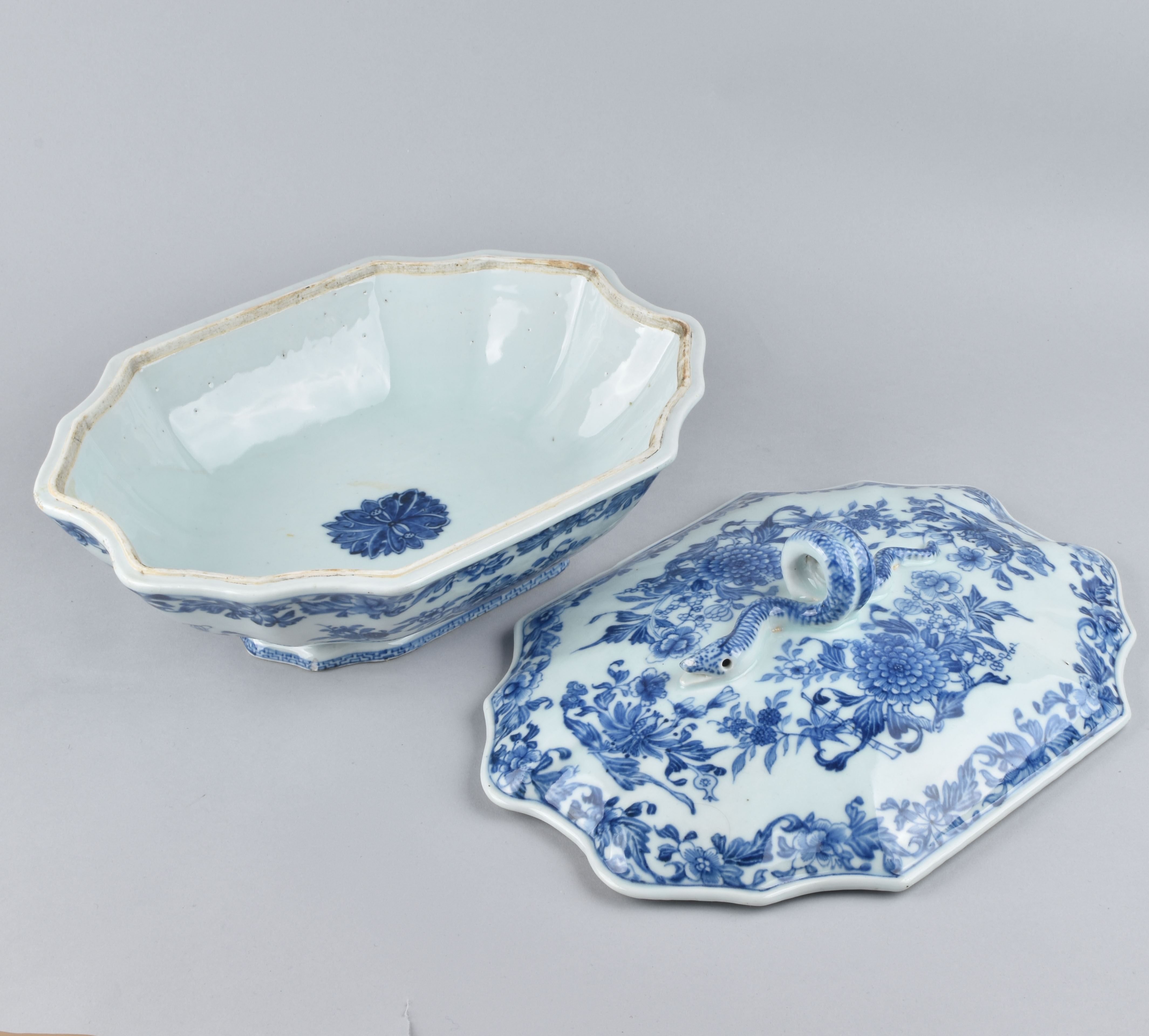 Porcelaine Yongzheng (1723-1735), ca. 1730, China Porcelaine Yongzheng (1723-1735), ca. 1730, China