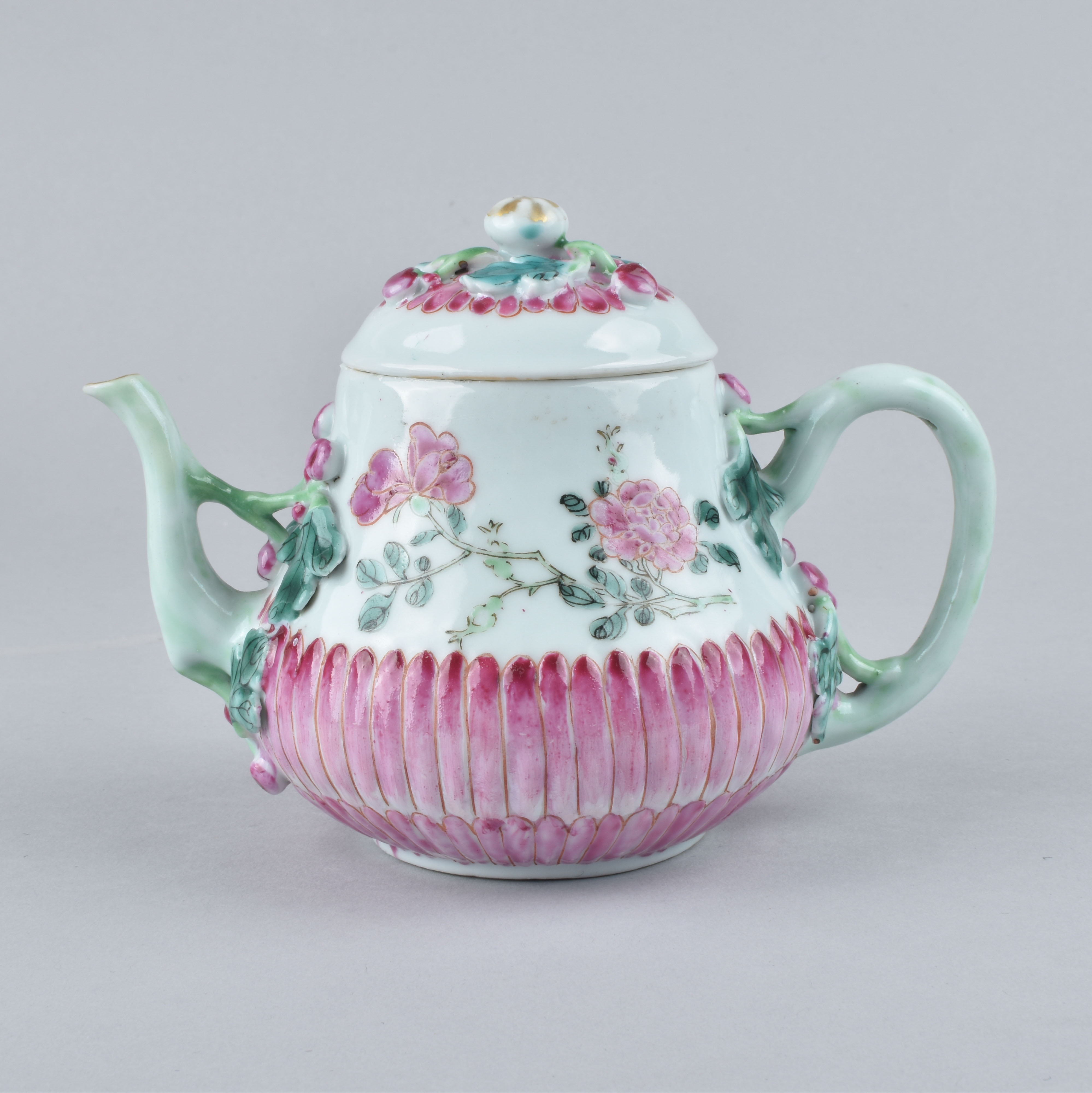 Porcelaine Yongzheng (1723-1735), ca. 1735, China Porcelaine Yongzheng (1723-1735), ca. 1735, China