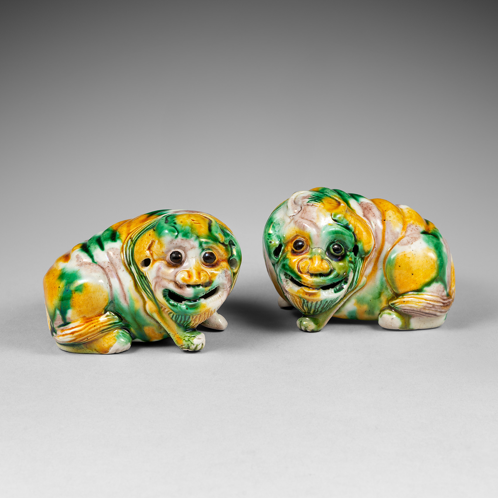 dog pug kangxi biscuit famille verte kangxi